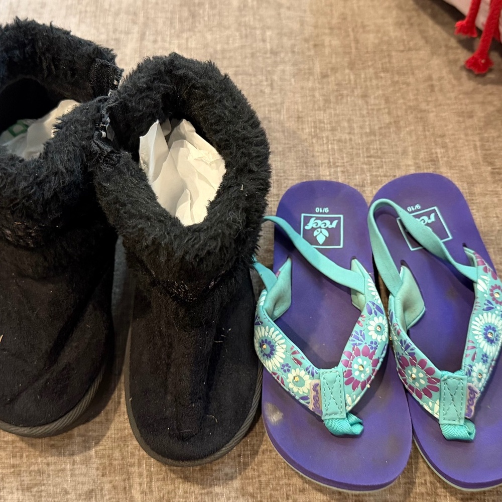 2 Pair girls toddler shoes Size 9